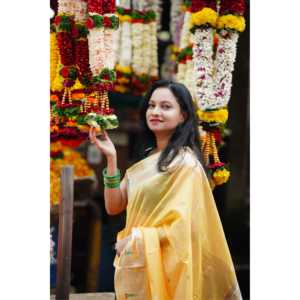 Sari en laine et mélanges pour femme Prianca, jaune, en organza Paithani, tissé avec des fils Zari, élégant dans notre collection - Product Image 4