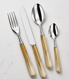 Juego de cubiertos modernos hechos a mano de acero inoxidable con mangos de madera, aptos para lavavajillas, para cenas de boda y fiestas. - Product Image 1