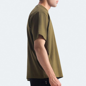 เสื้อยืดคอกลมแขนสั้นสีเขียวมะกอกทรงปกติสำหรับผู้ชาย ผ้าฝ้าย 100% สีพื้น สไตล์ลำลอง - Product Image 5