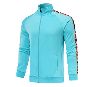 Conjunto Deportivo Premium para Hombre, Chaqueta con Cierre Completo y Pantalones Negros, Mangas Estampadas, Estilo Deportivo, para Otoño, Corte Regular, Poliéster - Product Image 4