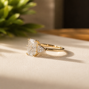 Bague de Fiançailles et de Mariage Art Déco en Moissanite Coupe Coussin, Bague de Mariée Trilogie en Or Jaune Plaqué 10K, Bague Fête des Mères - Product Image 5