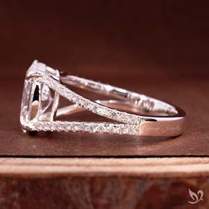 แหวนเพชรรูปไข่ 2 กะรัต แบบฝังเพชรสองแถว ทองคำขาว 10K รับรองโดย IGI สำหรับวันครบรอบหรือแหวนหมั้น - Product Image 3