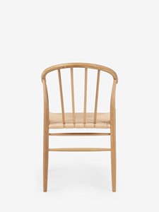 Fauteuil scandinave en bois massif avec dossier à tiges et assise en rotin - Product Image 4
