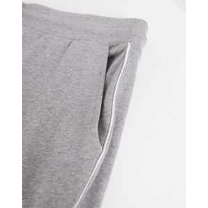 Shorts gris unis pour hommes avec cordon de serrage à la taille et poches, shorts décontractés en coton tricoté - Product Image 3