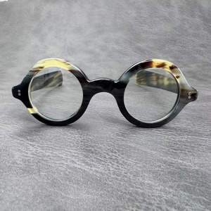 Gafas de cuerno de alta demanda: monturas elegantes con textura natural para uso óptico y personal a la moda - Product Image 4