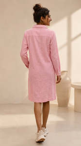 Robe chemise rose à manches longues et col polo avec poches, longueur genou, coupe décontractée ample, 100 % coton tissé respirant, pour usage quotidien - Product Image 3