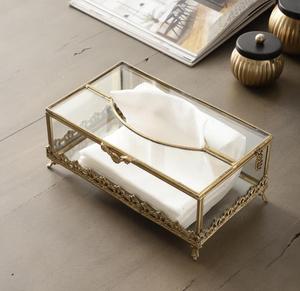Boîte à mouchoirs vintage en métal avec couvercle en verre et design de cadre doré orné - Product Image 1
