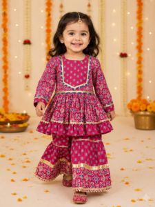 ชุดคุर्ตา ชาราร่า ลายดอกไม้พิมพ์ดิจิทัล ผ้าฝ้ายสำหรับเด็กผู้หญิง สีชมพู ชุดแบบดั้งเดิมสำหรับงานดิวาลี งานแต่งงาน งานปาร์ตี้ ใส่ได้ทุกฤดู ทรงปกติ - Product Image 3
