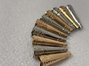 Conos de Campanilla de Hierro a Granel Regalia Tinkler para Suministros de Vestuario, con Sonido Fuerte y Resonante, Resistentes al Agua, Cuentas Artesanales Negras, 100 Unidades - Product Image 2