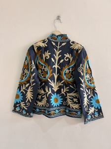 เสื้อแจ็คเก็ตผู้หญิงแบบถัก ลายดอกไม้ คอจีน แขนยาว ผ้าฝ้าย 100% สไตล์โบโฮ เอธนิค สำหรับใส่ในฤดูใบไม้ผลิ - Product Image 4
