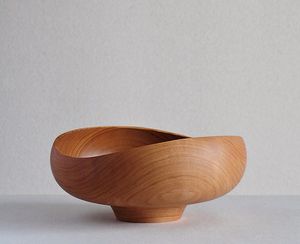 Bol de service en bois artisanal de qualité supérieure avec finition en bois naturel pour servir des salades et des fruits à la maison, en cuisine et au restaurant - Product Image 4