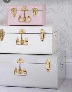 Coffre de rangement décoratif avec fermoirs et poignée pour dortoir universitaire - Product Image 4