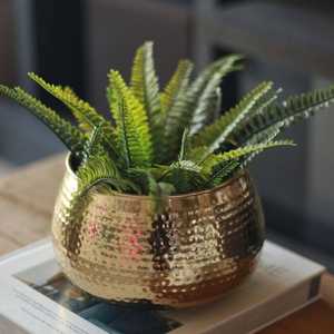 Pot de fleurs rond décoratif en métal martelé, moderne et durable, écologique, fait main, pour la maison, le jardin et les mariages - Product Image 2