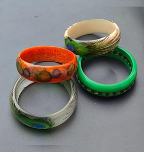 Hermosas Pulseras de Resina Hechas a Mano para Mujer, Joyería de Moda de Alta Calidad, Estilo Romántico, por AFZA ENTERPRISES - Product Image 1