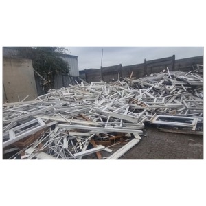 Suministro a granel de chatarra de uPVC para la reciclación de perfiles de ventanas y para las industrias de recuperación de materia prima plástica - Product Image 2