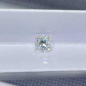 Diamant de laboratoire de qualité supérieure certifié IGI, taille princesse 1,00 carat, clarté VS1, couleur D, percé au laser, pour la fabrication de bijoux JC Diamond - Product Image 5