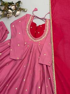ชุดเดรส Anarkali สีชมพูอมเทาสำหรับผู้หญิง ออกแบบโดยดีไซเนอร์ เหมาะสำหรับงานปาร์ตี้ ชุดพื้นเมืองพร้อมผ้าคลุมไหล่ สำหรับงานแต่งงาน งานเฉลิมฉลอง ชุดอินเดียแบบ Salwar Kameez - Product Image 6