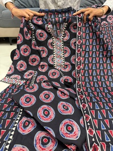 ชุดสูทคุณภาพสูง เสื้อท่อนบนพร้อมผ้าคลุมไหล่ ตกแต่งด้วยงานฝีมือทั้งตัว ชุดสูทผู้หญิงสำหรับใส่ทำงานและใส่ลำลอง - Product Image 5
