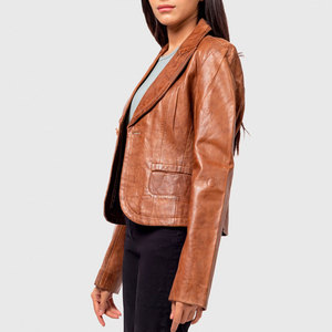 Chaqueta bomber corta de cuero genuino marrón con cuello vuelto elegante para mujer, personalizable, a la venta a precio de mayoreo. - Product Image 4