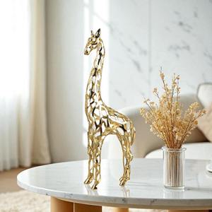 Décoration de table moderne en métal sculpté à la main, girafe de luxe finition or, idéale pour le salon, le bureau ou comme cadeau - Product Image 6