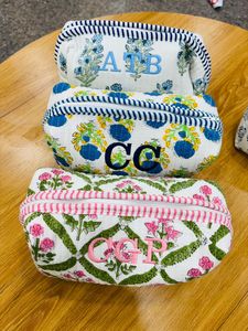 High Quality Floral Cotton Quilted Portable Toiletry Pouches Bridesmaid Gifts Proposal Cosmetic Bag Women Large Capacity - Product Image 4