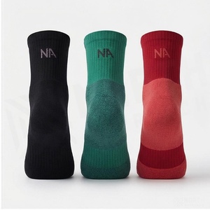 Chaussettes de randonnée athlétiques respirantes North Approach à 5 orteils pour adultes, couleur unie, tricotées, idéales pour l'été - Product Image 2
