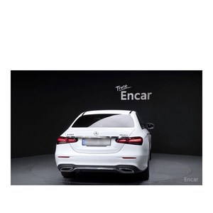 Mercedes-Benz Clase E E250 AMG Line, abril de 2022, 28,864 km, caja de cambios automática, asientos de cuero, cámara trasera, volante a la izquierda - Product Image 4