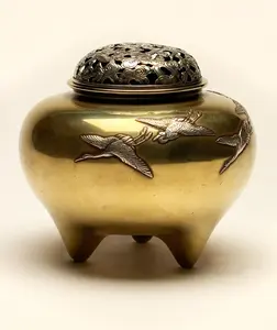 Decorative Religious Metal Incense <b>Burner</b> Bakhoor with Middle Eastern Design Eco-friendly for Luxury Home Fragrance - Product Image 4