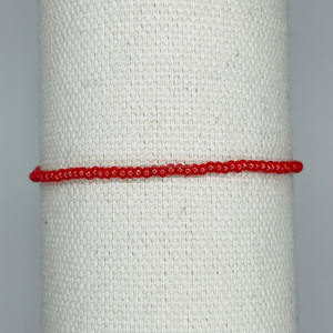 Ensemble de bracelets à breloques en perles rouges faites à la main, bracelets perlés minimalistes de luxe extensibles, couleur personnalisée, bijoux cadeaux en gros - Product Image 3