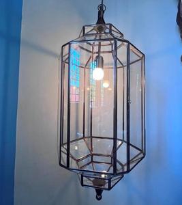 Lámpara Colgante Decorativa LED con Marco Negro de Vidrio/Latón, Luz Blanca Cálida Suave, Forma Larga y Grande, para Sala de Estar - Product Image 1
