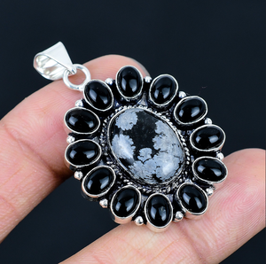 Pendentif fleur en obsidienne flocon de neige naturelle, collier floral, bijoux pour femmes, bijoux faits à la main, pendentif en argent - Product Image 2