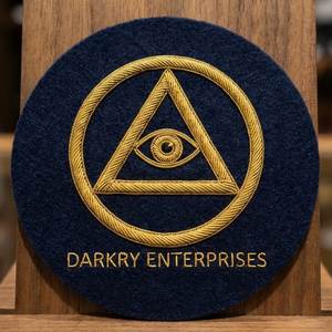 Parche Masónico de Hilo Dorado con Diseño de Ojo que Todo lo Ve y Triángulo, Bordado a Mano Personalizado, Insignia de Fieltro Azul Marino - Product Image 1