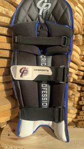 อุปกรณ์ป้องกันขาสำหรับตีคริกเก็ต CP Sports Professional PU Leather รุ่น Royal Blue แบบมีแผ่นรอง สำหรับมือขวา/ซ้าย เหมาะสำหรับการฝึกซ้อมในสโมสร - Product Image 5