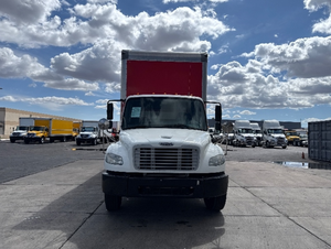 Camión de Caja Freightliner M2 de Uso Moderado, Años 2018/2019, con Transmisión Automática, 151,503 millas - Product Image 4