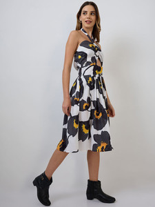 Robe Midi/Maxi en Gros Faite à la Main, Tenue d'Été de Plage avec Imprimé Floral, Sans Manches, Style Modeste, Douce et Respirante - Product Image 4