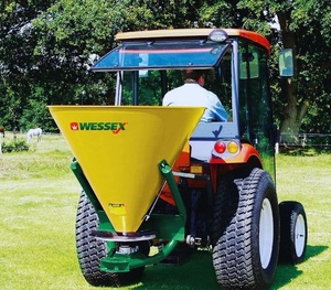 Oferta Especial: Esparcidor de Fertilizantes para Uso Agrícola, Máquina Sembradora de Estiércol de Alta Eficiencia, Esparcidor de Semillas para Césped y Jardín Profesional - Product Image 1