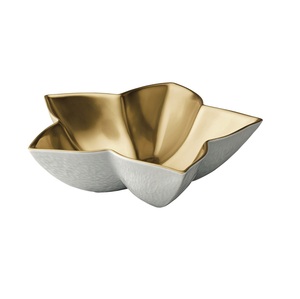 Tazón de metal minimalista para presentación elegante de chocolate con líneas limpias y estética moderna. - Product Image 1