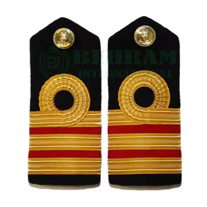 Épaulettes artisanales avec tresses argentées et dorées, idéales pour les défilés et les uniformes formels, badges d'épaule. - Product Image 3