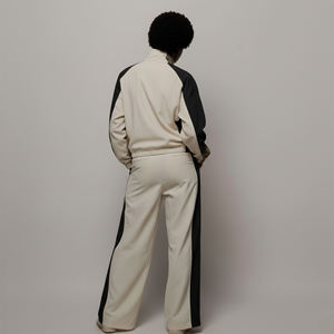 Ensemble de survêtement sportif deux pièces pour femme avec logo personnalisé, manches longues, coupe ample, col montant, fermeture éclair, pantalon large, toutes saisons - Product Image 3