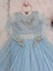 Conjunto de Lehenga Choli de Georgette Sintética Premium con Dupatta de Tela Suave, Largo hasta el Suelo, para un Look Elegante de Fiesta al Estilo Bollywood - Product Image 5