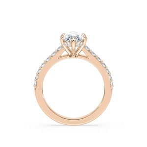Anillo de compromiso Manhattan con diamante de un quilate con corte en forma de pera y piedras laterales, en oro rosa, oro blanco, oro amarillo, elegante y atemporal, joyería para mujer. - Product Image 2
