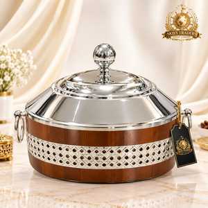 Plat de service isotherme moderne en bois avec dôme en acier inoxydable, motif vague, pour maintien au chaud des aliments, type chafing dish - Product Image 1