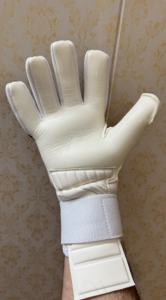 Guantes de Portero Híbridos Ajustables Profesionales con Cierre de Velcro, Látex Alemán de 4 mm de Grosor - Product Image 2