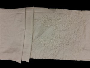 Tissu en coton blanc brodé de qualité supérieure – Bordure ajourée Schiffli complexe et bord festonné – Voile doux teignable – Vente chaude - Product Image 3