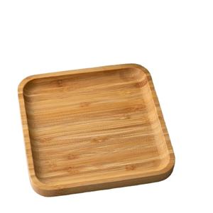 Assiette de service en bois de taille et de forme personnalisables pour chocolats et fruits secs écologique - Product Image 1
