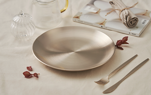 Assiette à dîner traditionnelle coréenne en bronze artisanal NOBBAN Premium (22 cm / 8,6 po) pour cadeaux, vaisselle - Product Image 6
