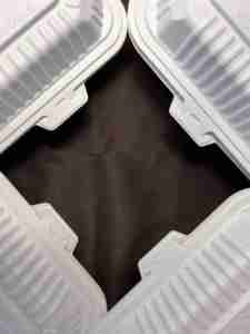 Boîte alimentaire jetable en plastique à 3 compartiments avec couvercle, design minimaliste, pour plats à emporter - Product Image 4