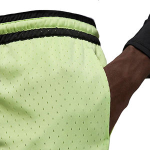 Shorts en maille respirante de haute qualité pour hommes, couleur unie, décontractés, pour l'été, séchage rapide, avec cordon de serrage - Product Image 3