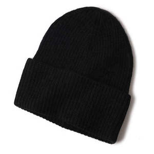 Elegante Gorro de Punto para Hombre con Diseño Cálido, Perfecto para Uso Casual en Invierno, Deportes al Aire Libre y Viajes - Product Image 1