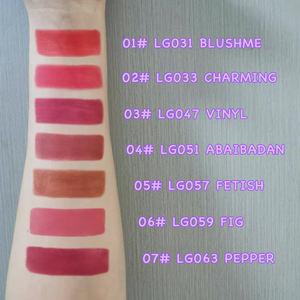 Brillant à lèvres brillant bouteille d'huile à lèvres baume à lèvres plus dodu à lèvres en gros Vegan logo personnalisé marque privée OEM paillettes rose clair - Product Image 4